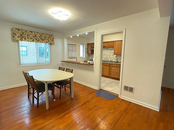 4th image of 6515 N California Ave #2W