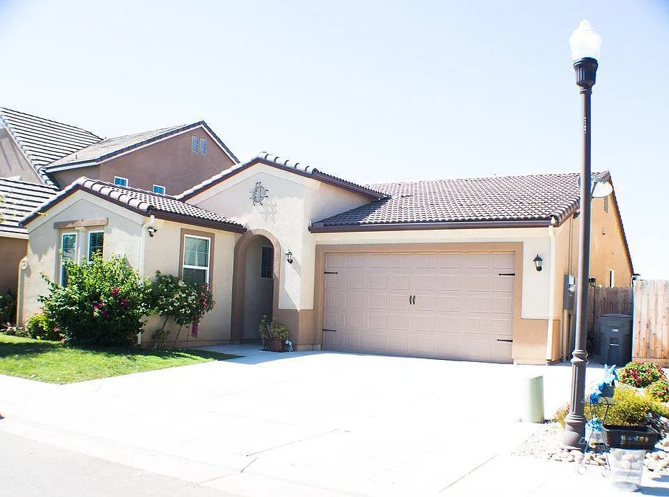 3761 Griffith Ave