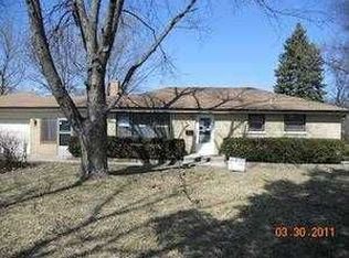 536 Spring St, Roselle, IL 60172