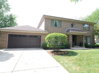 890 Woodleigh Ave, Highland Park, IL