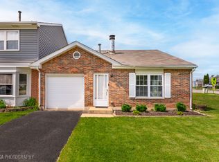 1345 Georgetown Dr, Carol Stream, IL 60188