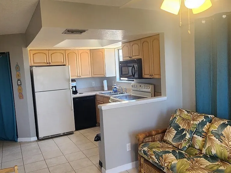 8208 Presidential Ct — Photo 20