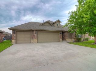 8732 Pikes Peak Rd, Yukon, OK 73099