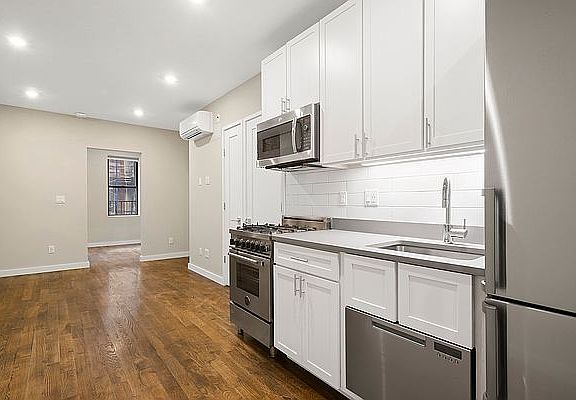 2nd image of 420 E 66th St APT 4D