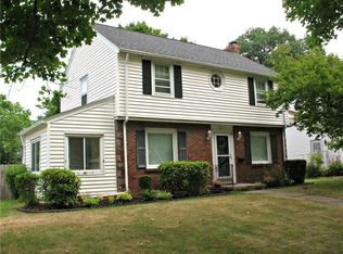 218 Somershire Dr, Irondequoit, NY 14617