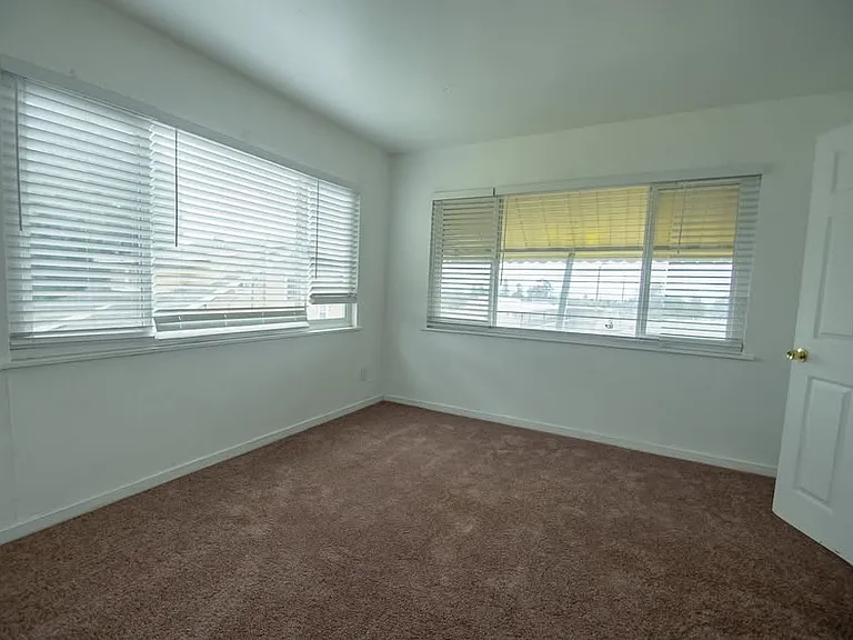 7966 Macarthur Blvd #B — Photo 4