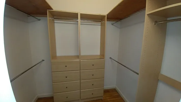 Rented by Halvatzis Realty | media 5