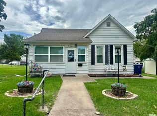 3011 Cleveland St, Clinton, IA 52732