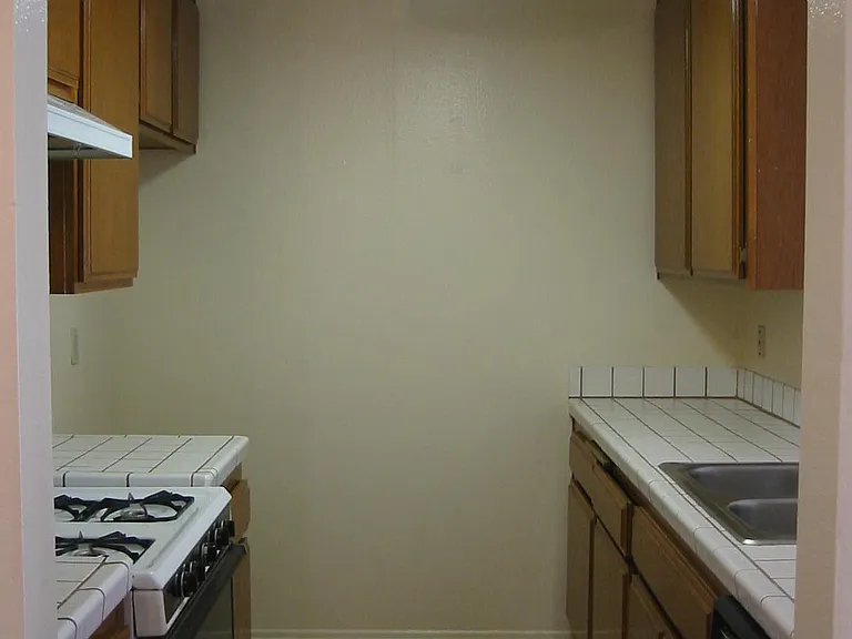 4631 Kester Ave #207 — Photo 9