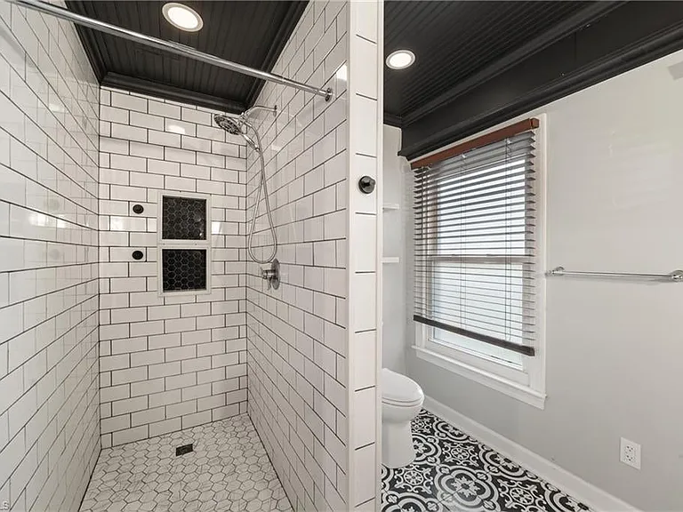 2083 Elizabeth Ave — Photo 13