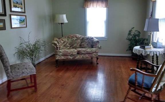5th image of 1702 N Dodgion Ave