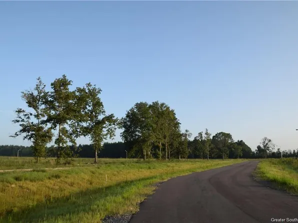 3067 White Rose Ln, Lake Charles, LA 70611