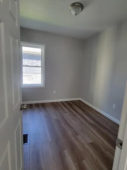 498-506 William St — Photo 5