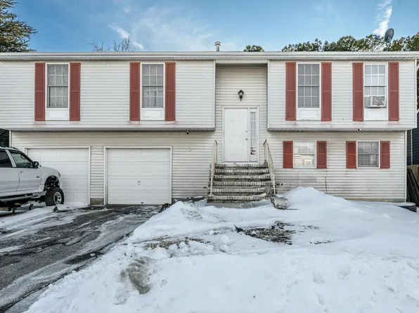 33 Compass Ln, Barnegat, NJ 08005