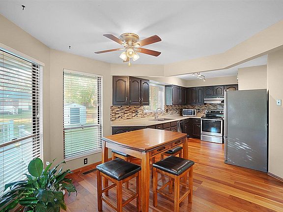 4th image of 3637 Vago Ln