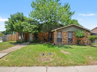 2201 Jackson Cir, Carrollton, TX 75006