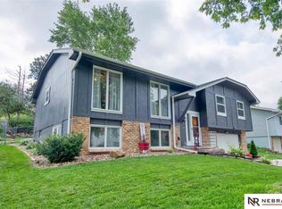 1303 Scott Rd, Papillion, NE 68046