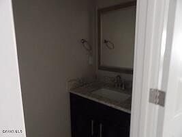 5th image of 13688 Lago Vista Ave