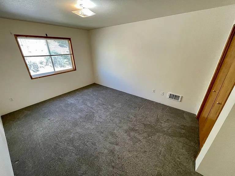 5631 N Hills Dr — Photo 15