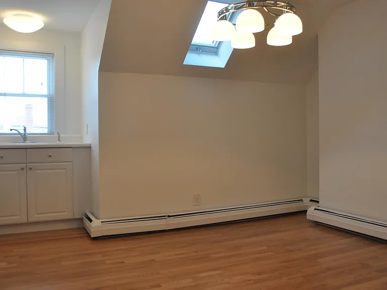 231 Cumberland Ave #5 — Photo 2