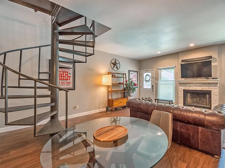 5701 Gaston Ave #8 — Photo 12