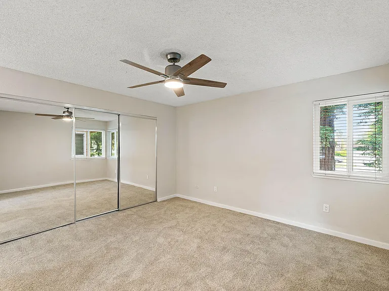 54 Quay Ct — Photo 66