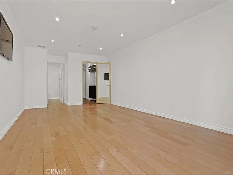 121 S Hope St #318 — Photo 5