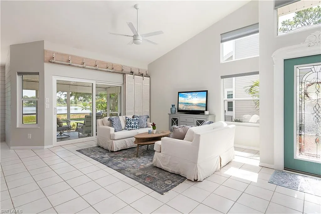 2 bed, 2.0 bath, 1400 sqft, $5,900 — Photo 3