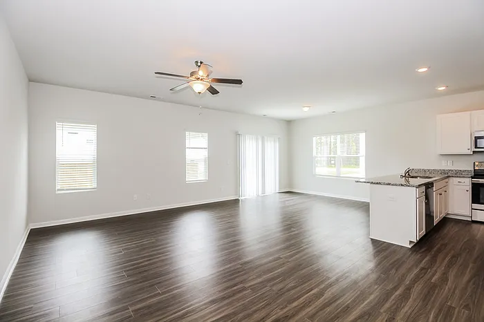 9113 Sunrise Creek Dr — Photo 3