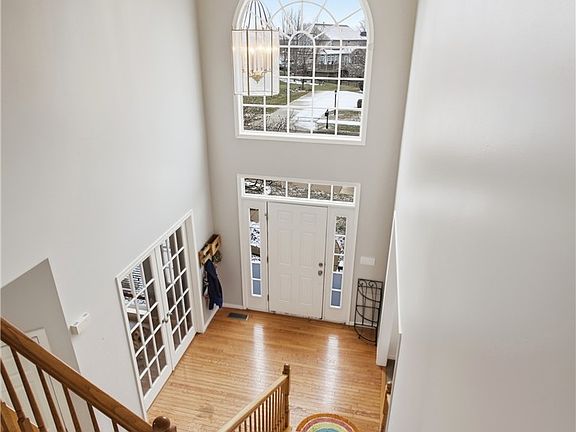 2nd image of 2518 Muirfield Dr