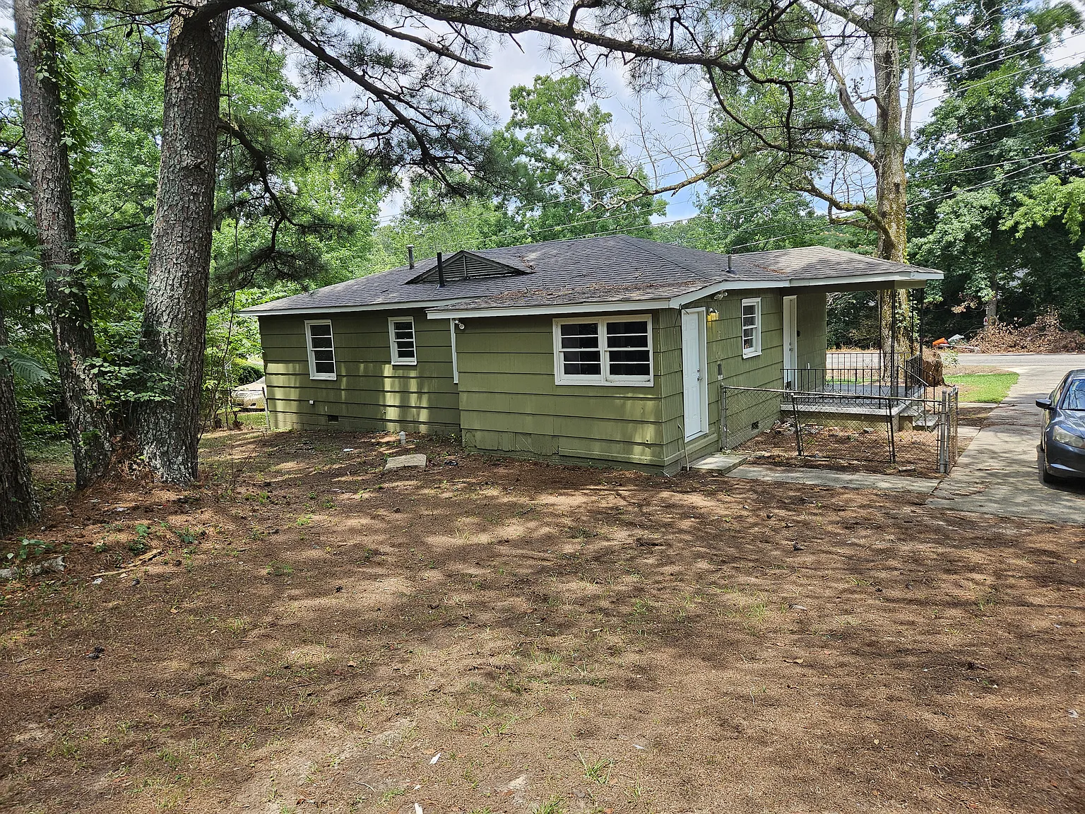 3 bed, 1117 sqft, $1,300 — Photo 1