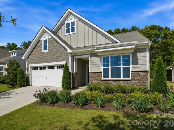 124 Van Gogh Trl, Mount Holly, NC 28120