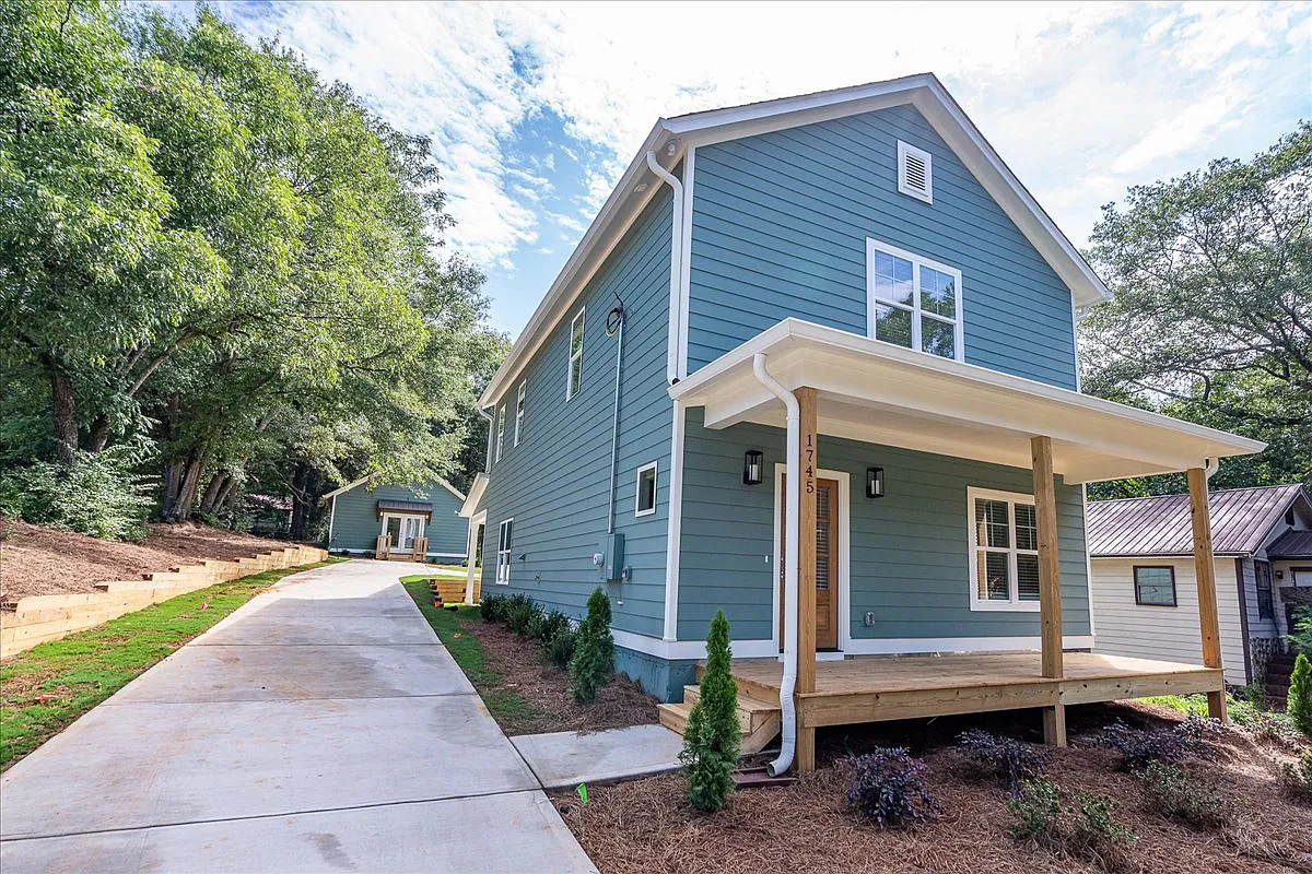 5 bed, 2438 sqft, $3,366 — Photo 1
