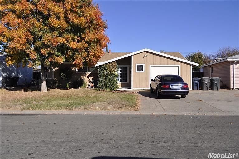 2nd image of 2713 Ribier Way