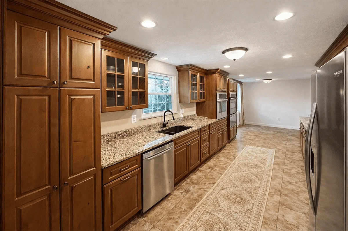 Building Photo - 6324 Larcomb Dr