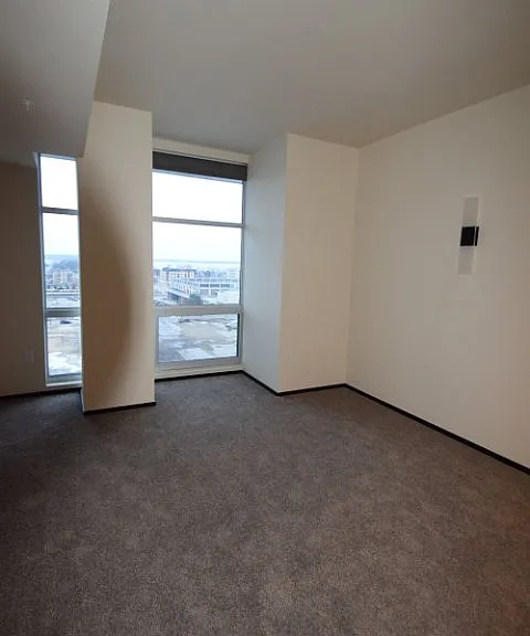 Galaxie High Rise Apartments — Photo 140