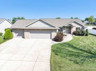 3185 Beth Dr, Green Bay, WI 54311