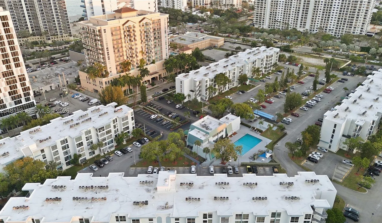 Avila Condo — Photo 4