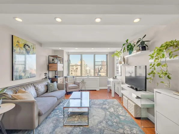 301 E 79th Street #27G, New York (Manhattan), NY 10075