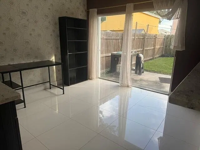 3 bed, 2.5 bath, 1500 sqft, $3,250 — Photo 4