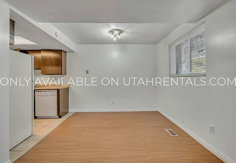 234 W Foxbridge Dr — Photo 5