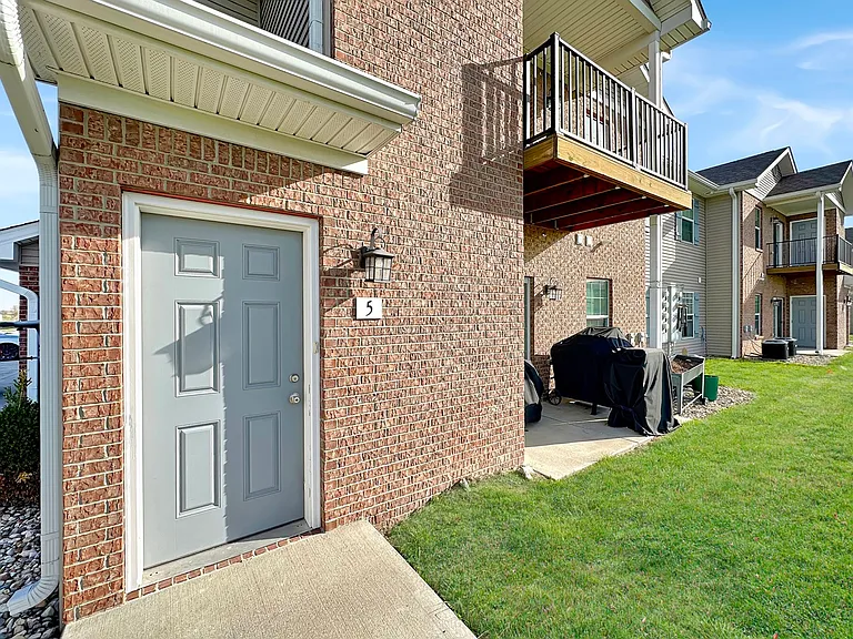 Lake Point Apartments — Photo 51