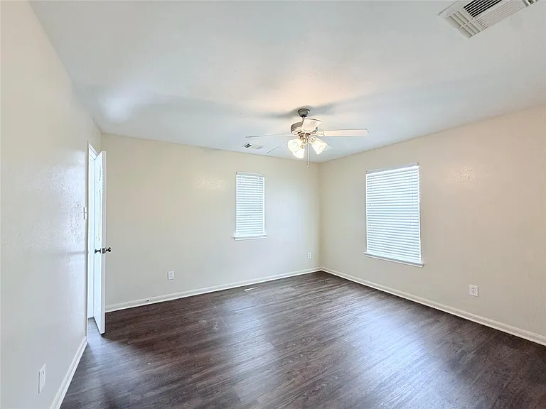 7403 Bering Landing Dr — Photo 36