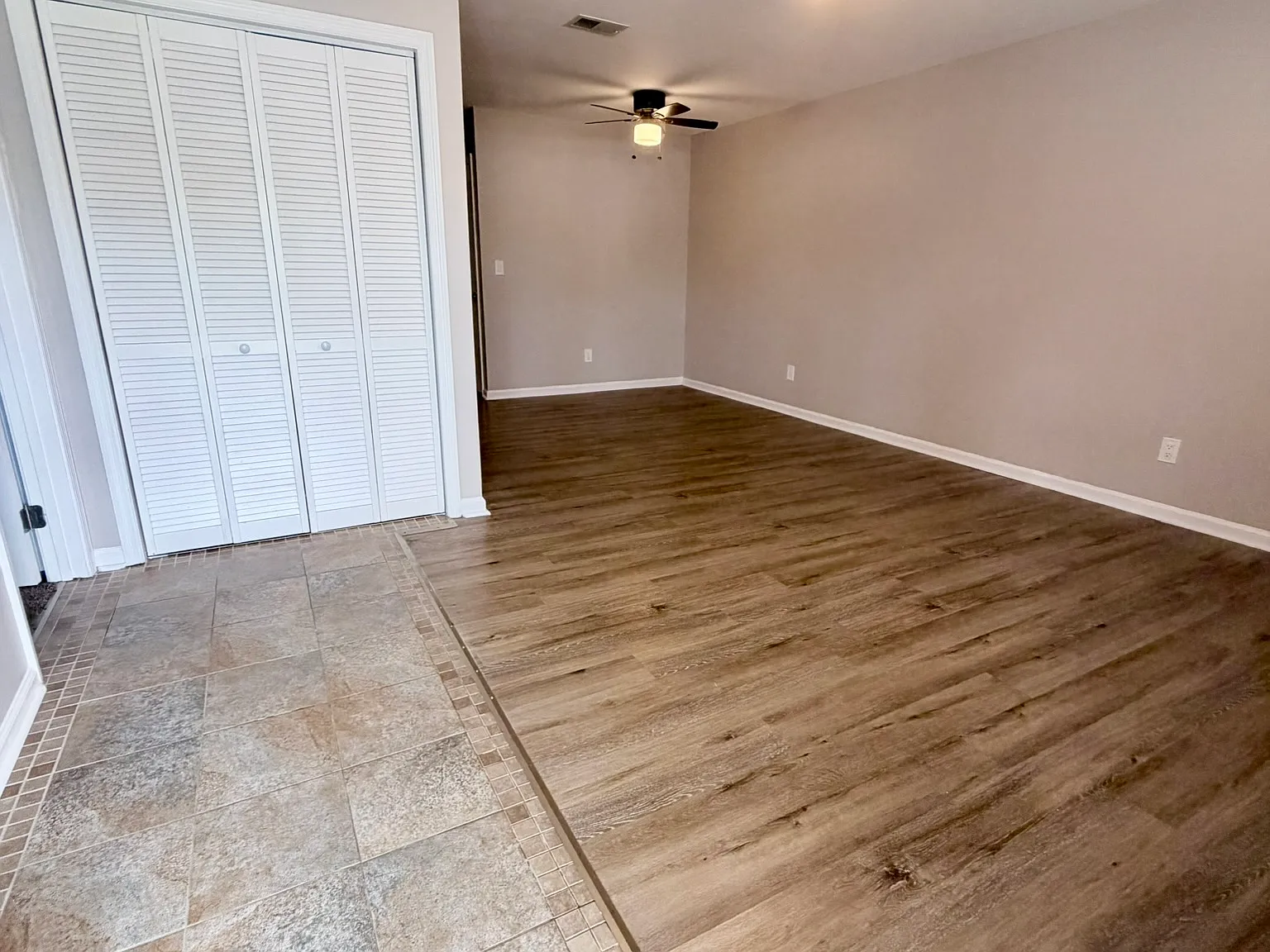 3 bed, 950 sqft, $1,750 — Photo 1