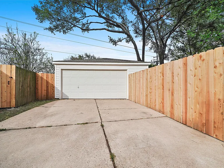 12866 Westmere Dr — Photo 32