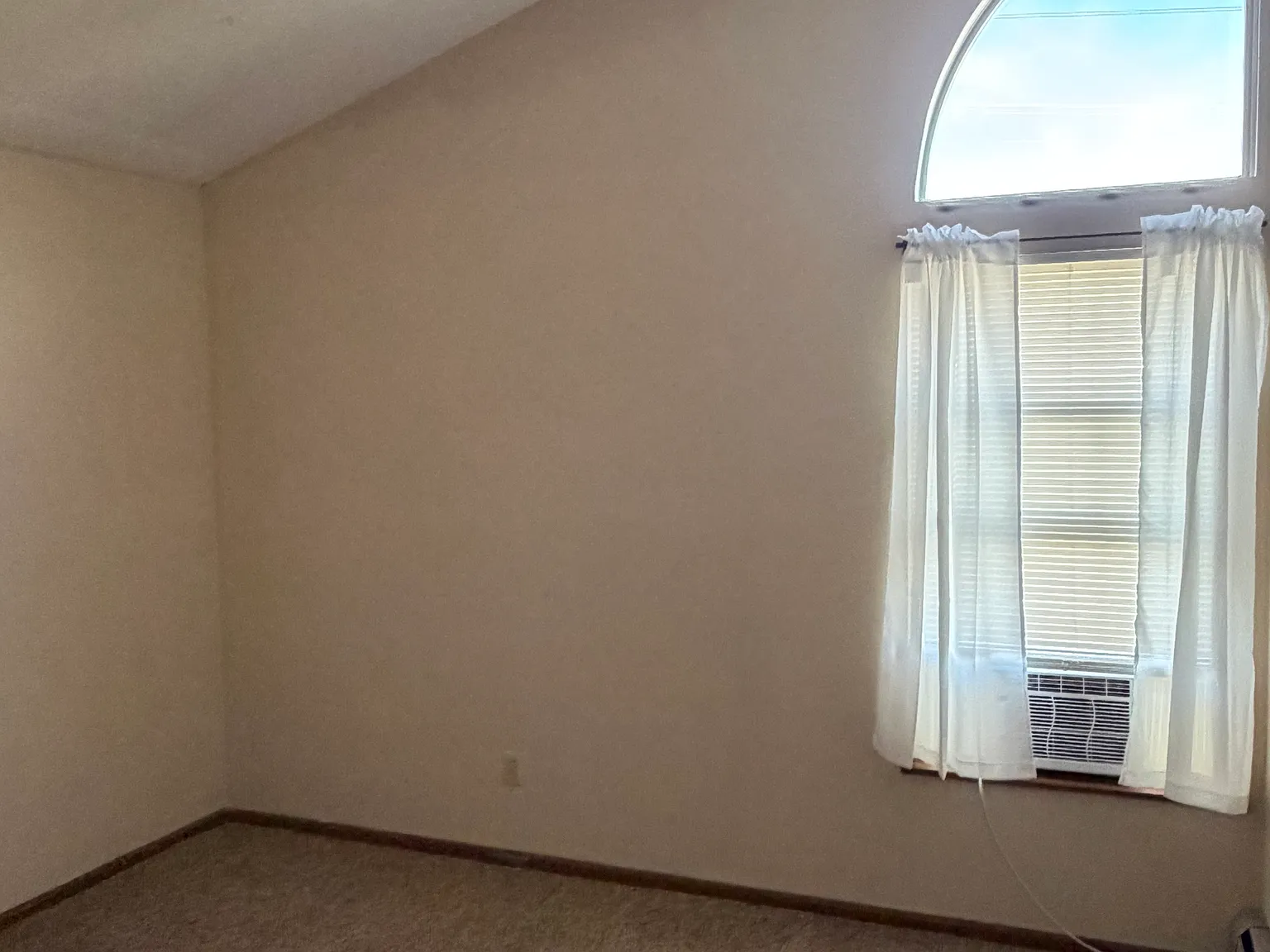 2 bed, 1150 sqft, $1,295 — Photo 3