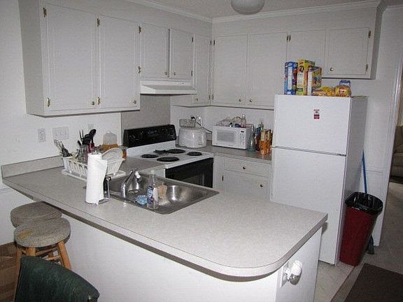 3rd image of 3902 Sterling Pt Dr Unit Cc1