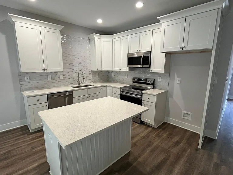 1042 McLain Rd — Photo 3