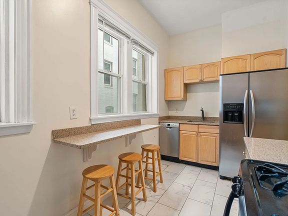 5th image of 1091 Boylston St APT 4