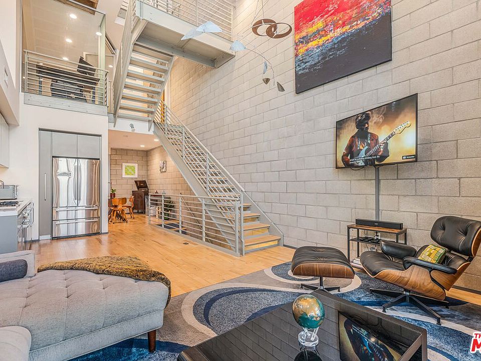 1st image of 3450 Cahuenga Blvd W APT 412